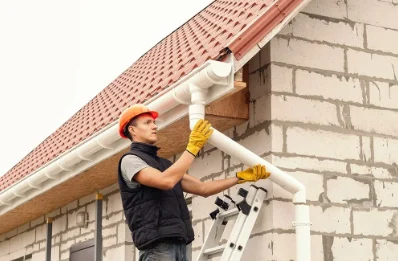 Pose et remplacement de gouttières à Champoly